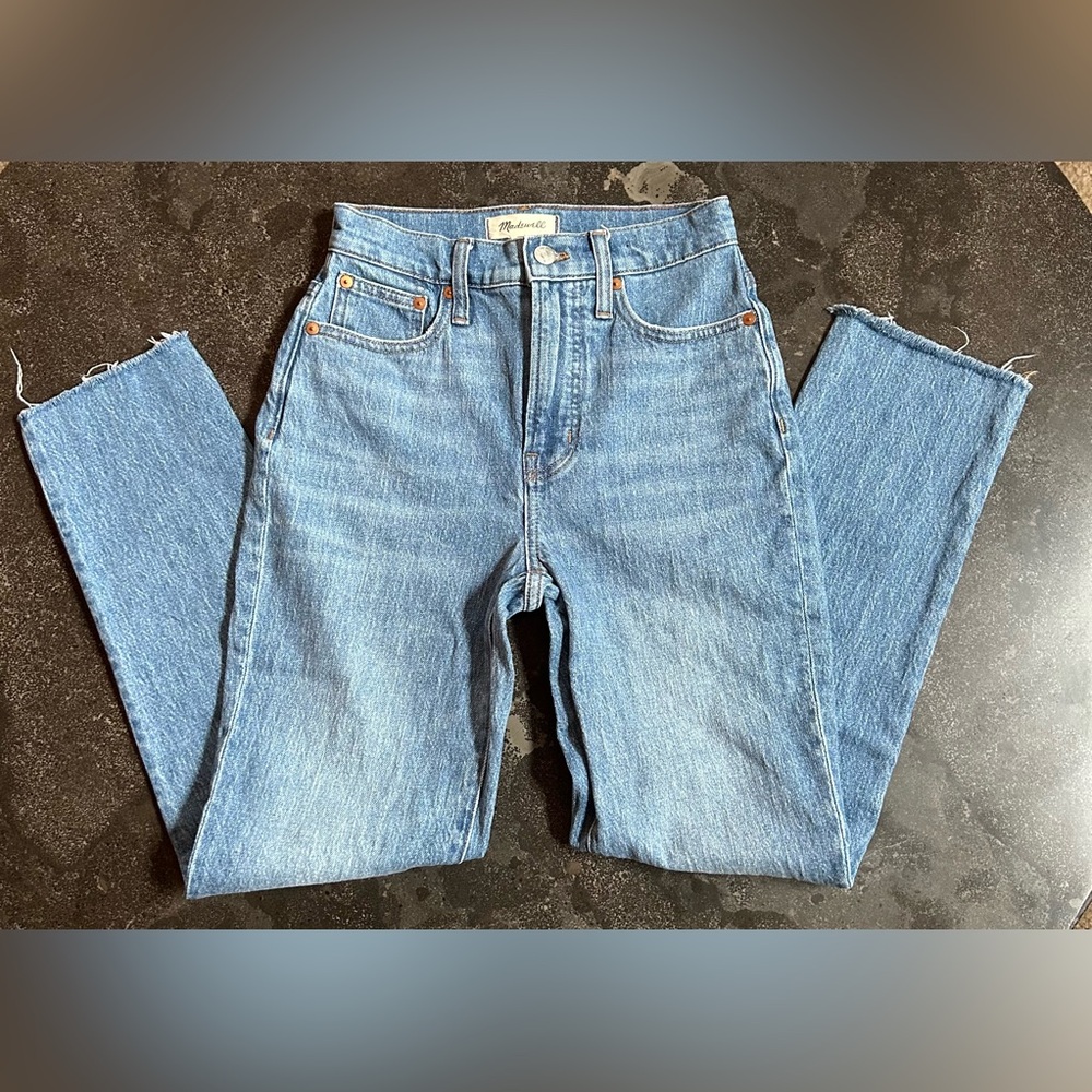 Madewell | The Perfect Vintage Jean in Earlside Wash: Raw Hem Edition - Picture 9 of 13